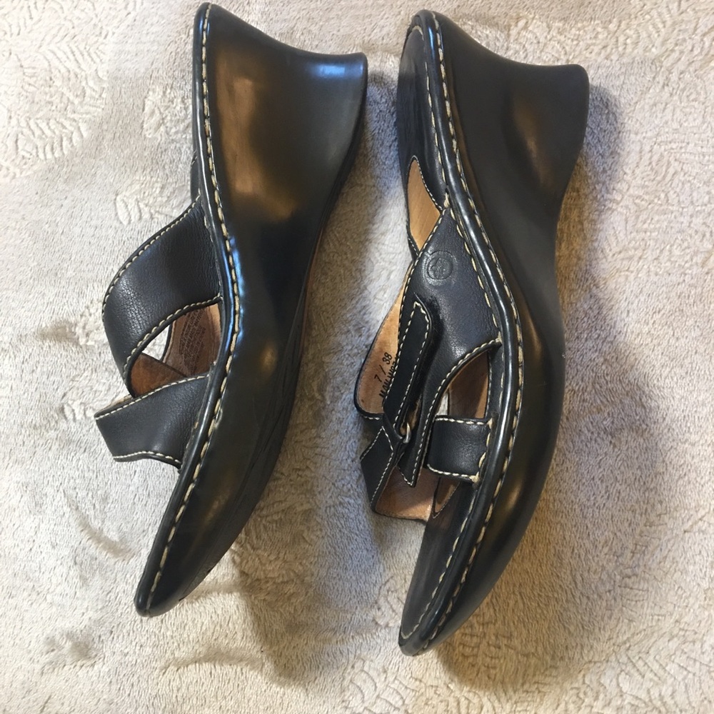 Born handcrafted black heeled adjustable strap sandals Size 7